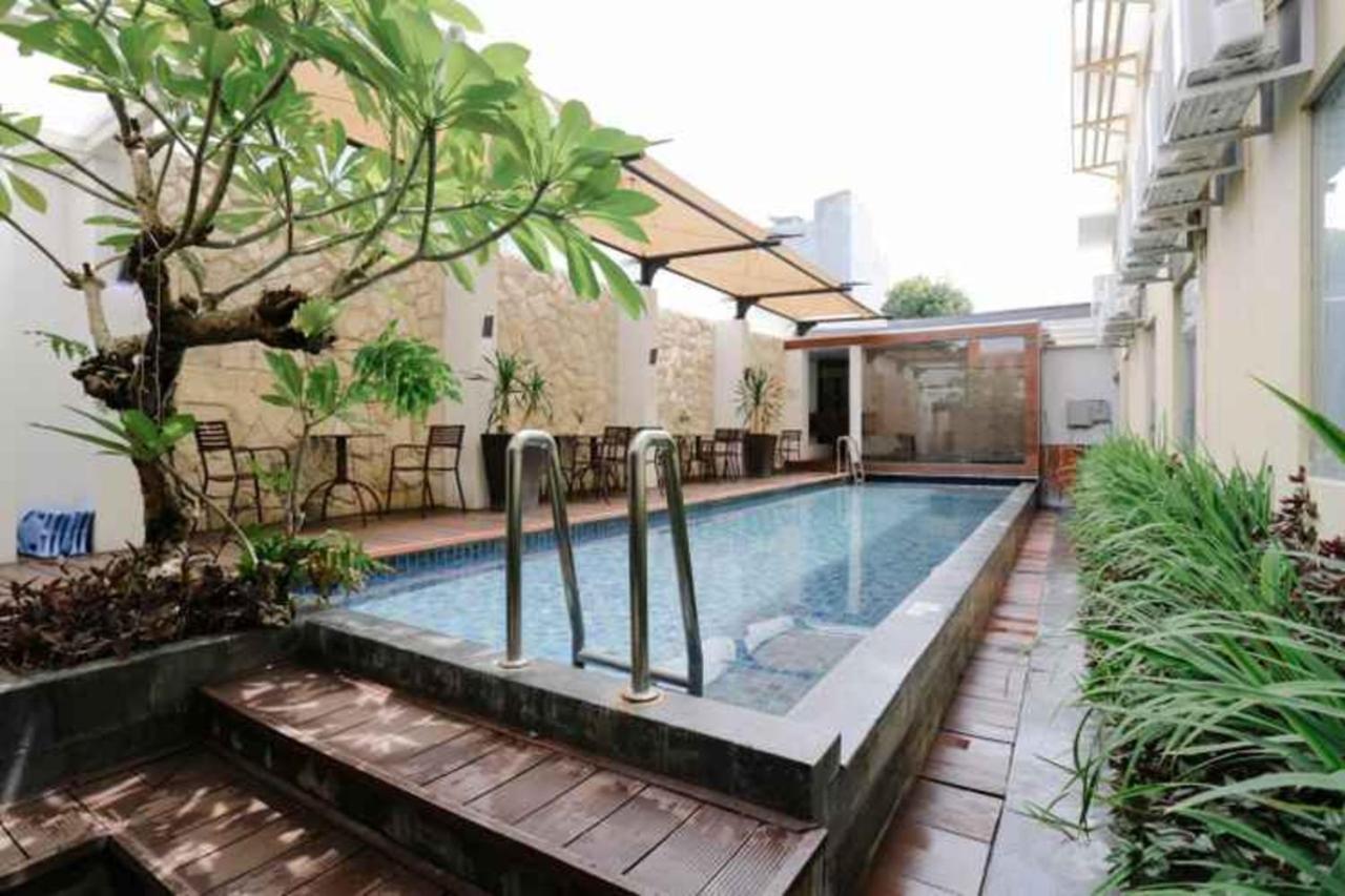 Hotel Favor Center By Life Makassar