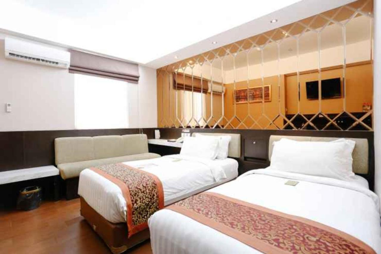 Favor Center By Life Hotel Makassar