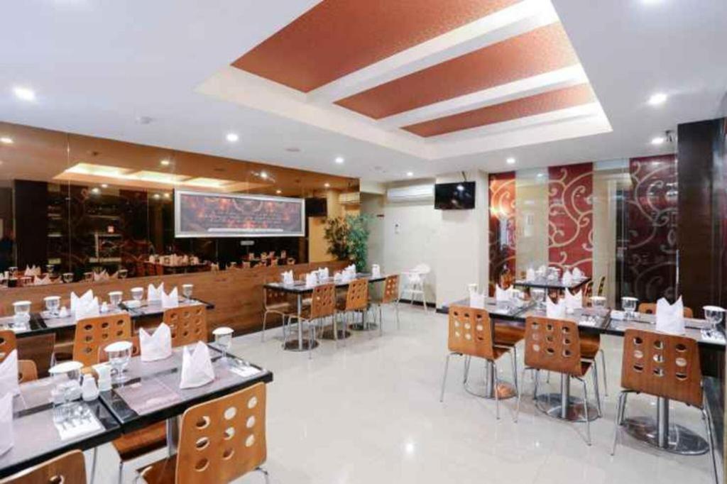 Hotel Favor Center By Life 3*
