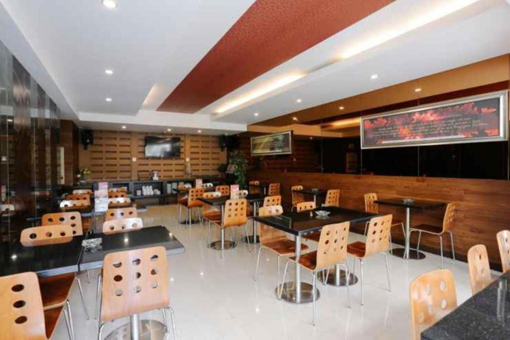 Favor Center By Life Hotel 3*