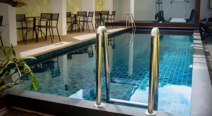 Hotel Favor Center By Life