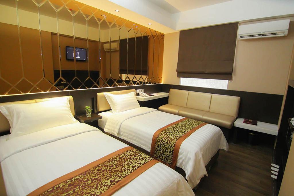 Hotel Favor Center By Life